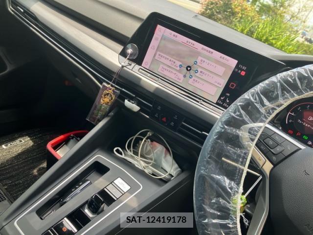 VolksWagen GOLF 2021-09 8102686-9
