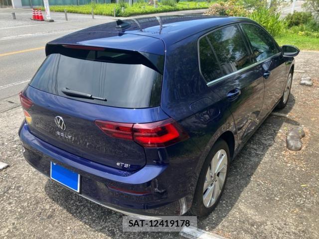 VolksWagen GOLF 2021-09 8102686-15