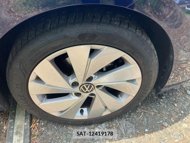 VolksWagen GOLF 2021-09 8102686-2