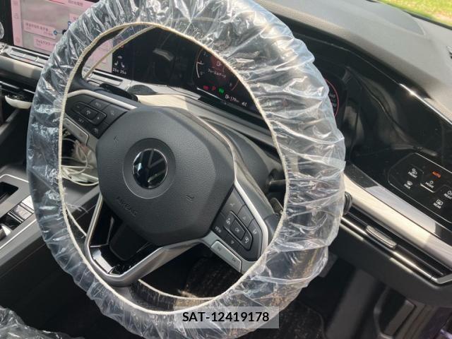 VolksWagen GOLF 2021-09 8102686-8