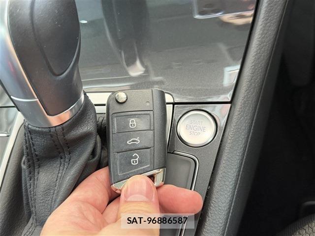 VolksWagen GOLF 2018-12 8102694-15