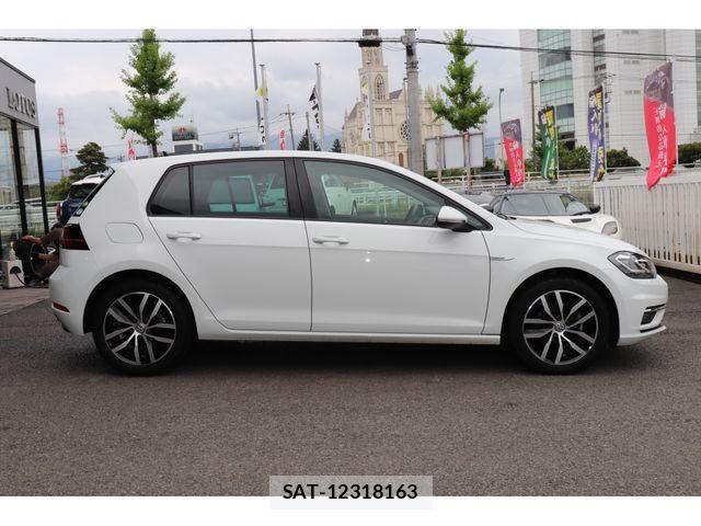 VolksWagen GOLF 2019-02 8102687-3