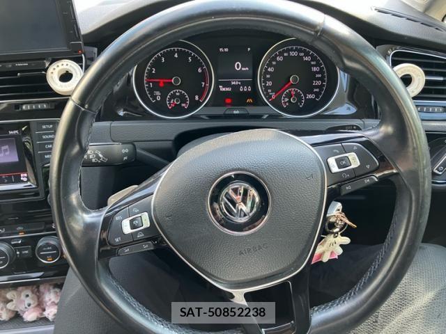 VolksWagen GOLF 2013-07 8102696-11