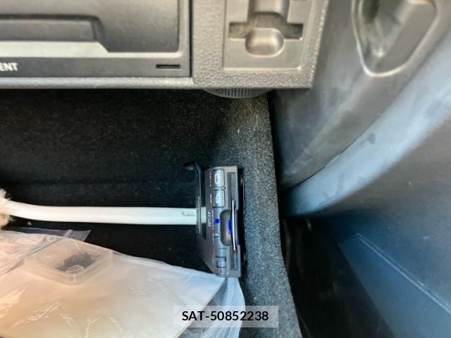 VolksWagen GOLF 2013-07 8102696-21