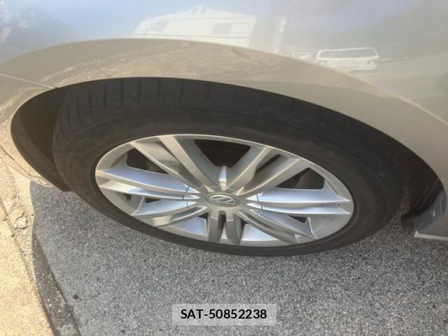 VolksWagen GOLF 2013-07 8102696-5