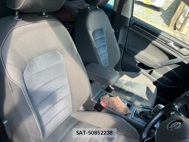 VolksWagen GOLF 2013-07 8102696-6