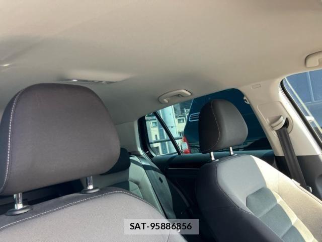 VolksWagen GOLF 2017-07 8132979-14