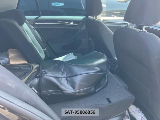 VolksWagen GOLF 2017-07 8132979-15