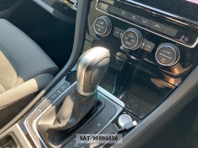 VolksWagen GOLF 2017-07 8132979-24