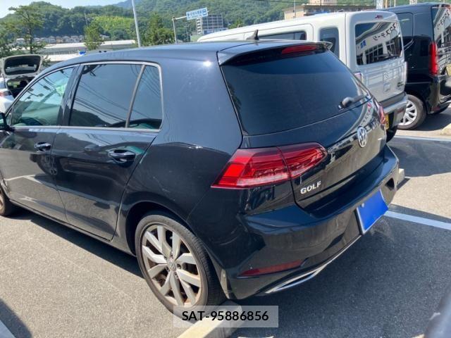 VolksWagen GOLF 2017-07 8132979-3