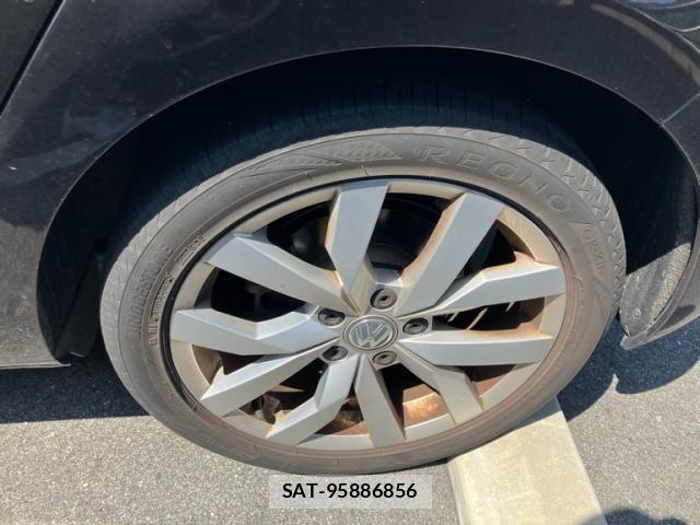 VolksWagen GOLF 2017-07 8132979-7