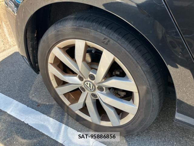 VolksWagen GOLF 2017-07 8132979-8