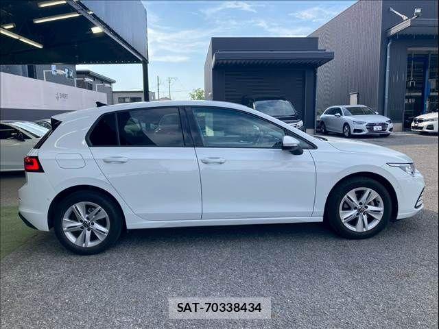VolksWagen GOLF 2021-08 8146999-17
