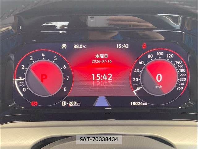 VolksWagen GOLF 2021-08 8146999-6