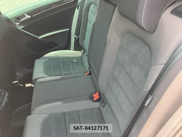VolksWagen GOLF 2018-06 8147005-14