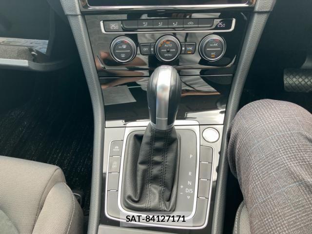 VolksWagen GOLF 2018-06 8147005-23