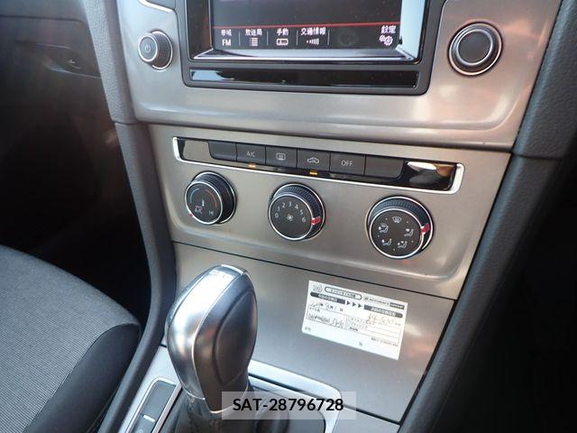 VolksWagen GOLF 2013-08 8159515-16