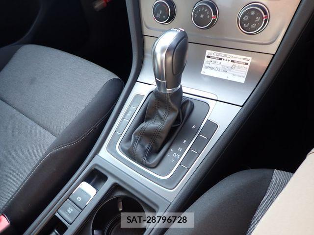 VolksWagen GOLF 2013-08 8159515-17