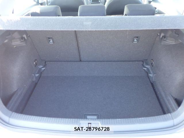 VolksWagen GOLF 2013-08 8159515-24