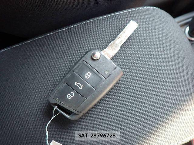 VolksWagen GOLF 2013-08 8159515-28
