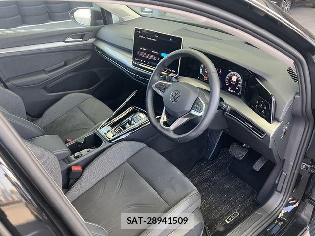 VolksWagen GOLF 2024-12 8211005-1