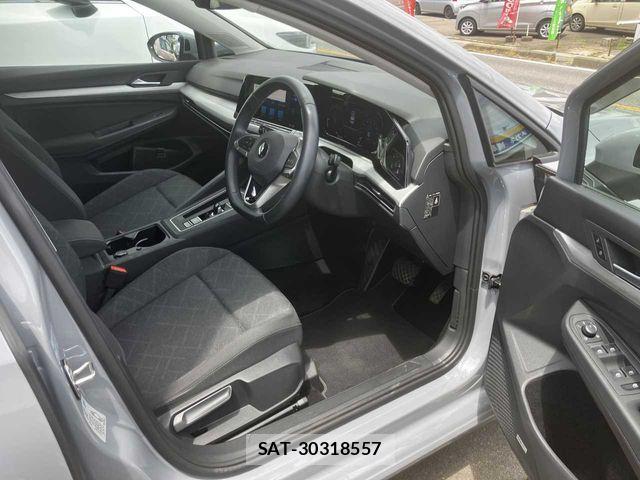 VolksWagen GOLF 2022-10 8211003-1