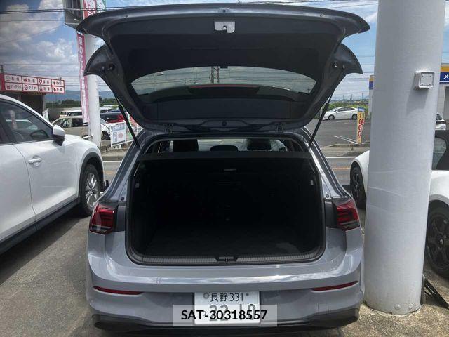 VolksWagen GOLF 2022-10 8211003-4