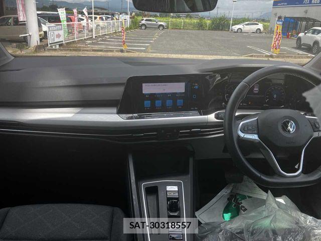 VolksWagen GOLF 2022-10 8211003-6