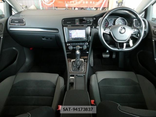 VolksWagen GOLF 2013-07 8232388-9