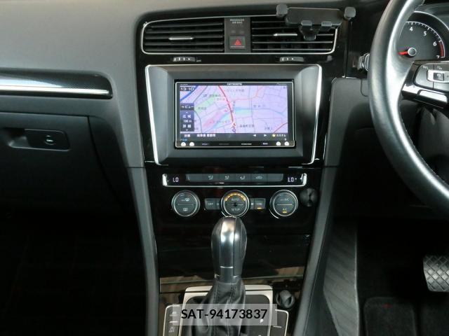 VolksWagen GOLF 2013-07 8232388-10