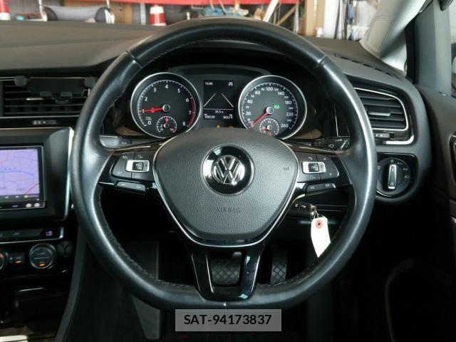 VolksWagen GOLF 2013-07 8232388-11