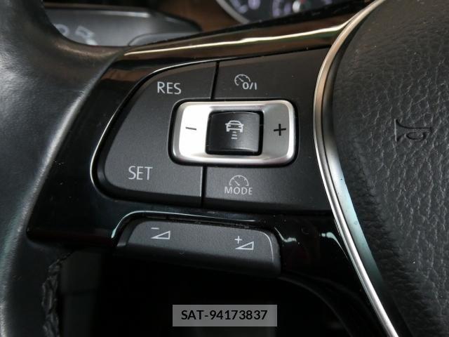 VolksWagen GOLF 2013-07 8232388-15