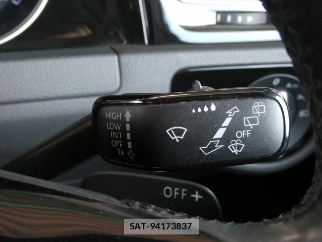 VolksWagen GOLF 2013-07 8232388-16