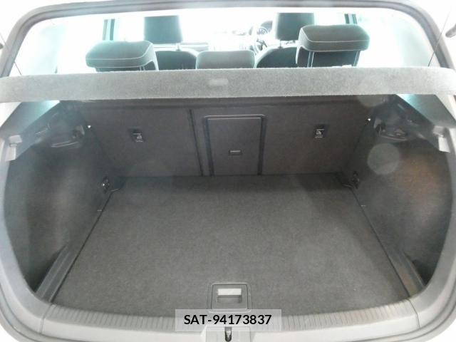 VolksWagen GOLF 2013-07 8232388-28