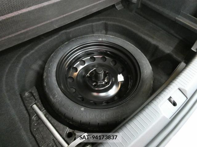VolksWagen GOLF 2013-07 8232388-29