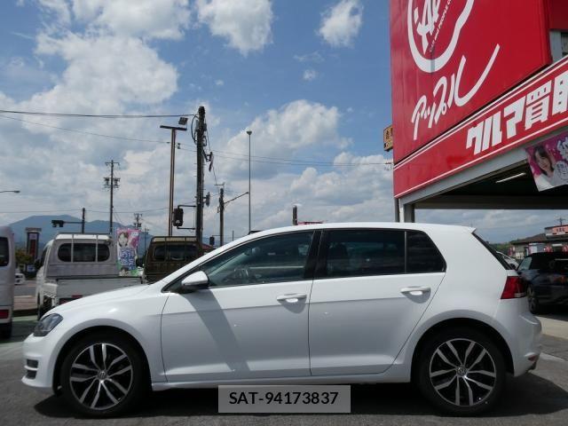VolksWagen GOLF 2013-07 8232388-4