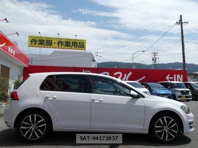 VolksWagen GOLF 2013-07 8232388-5