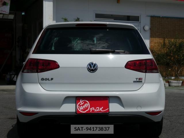 VolksWagen GOLF 2013-07 8232388-6