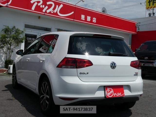 VolksWagen GOLF 2013-07 8232388-7