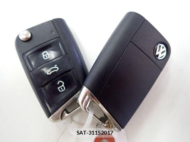 VolksWagen GOLF 2013-12 8232381-25