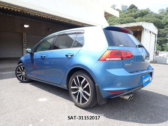 VolksWagen GOLF 2013-12 8232381-2