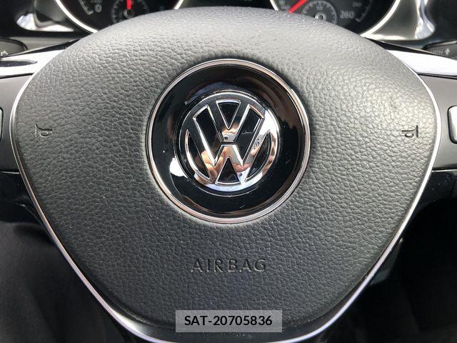 VolksWagen GOLF 2013-08 8318062-23