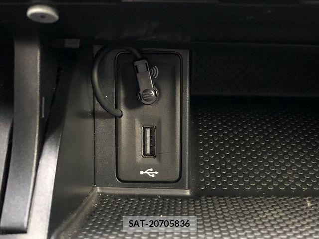 VolksWagen GOLF 2013-08 8318062-26