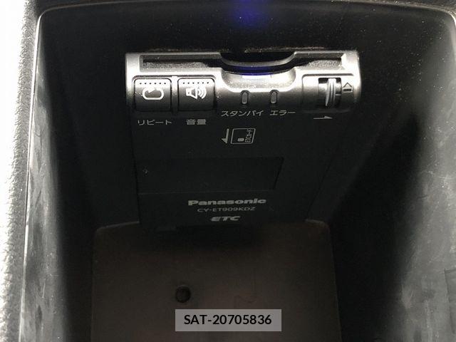 VolksWagen GOLF 2013-08 8318062-27