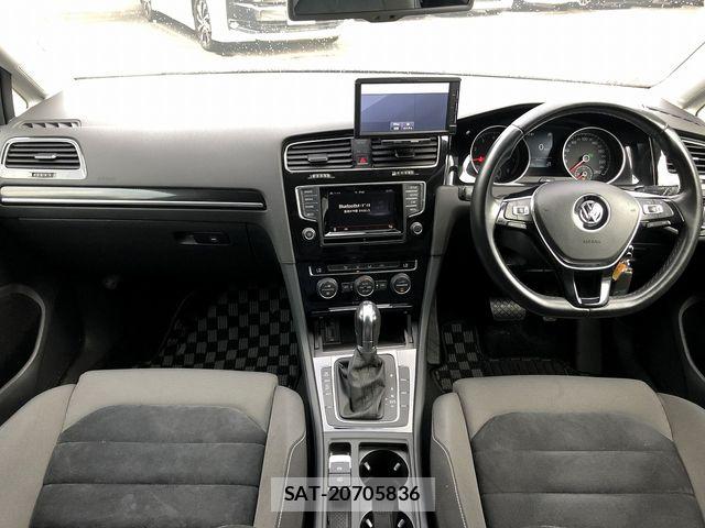 VolksWagen GOLF 2013-08 8318062-2