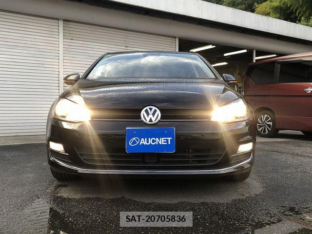 VolksWagen GOLF 2013-08 8318062-3