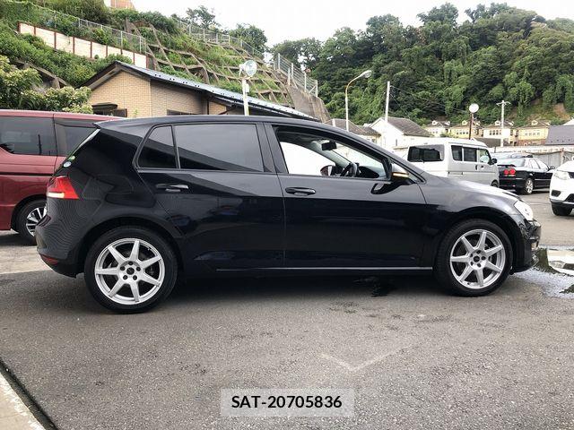 VolksWagen GOLF 2013-08 8318062-5