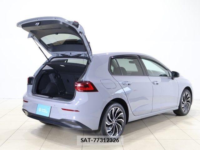 VolksWagen GOLF 2023-09 8318057-7