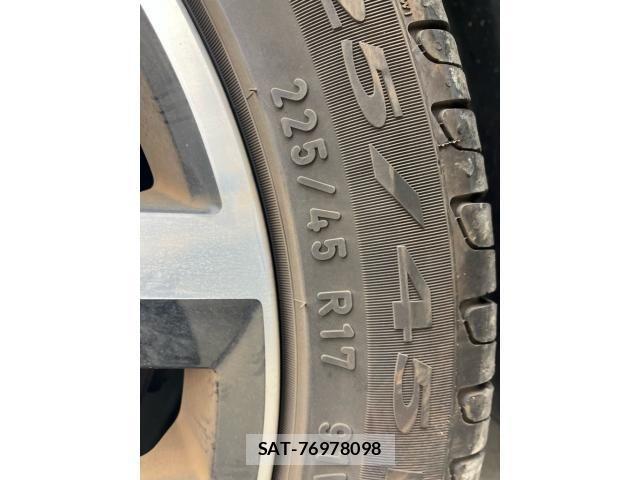 VolksWagen GOLF 2014-01 8318061-10