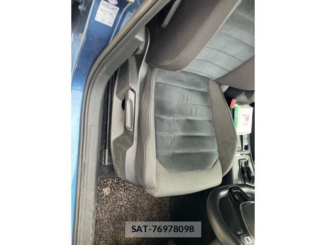 VolksWagen GOLF 2014-01 8318061-12